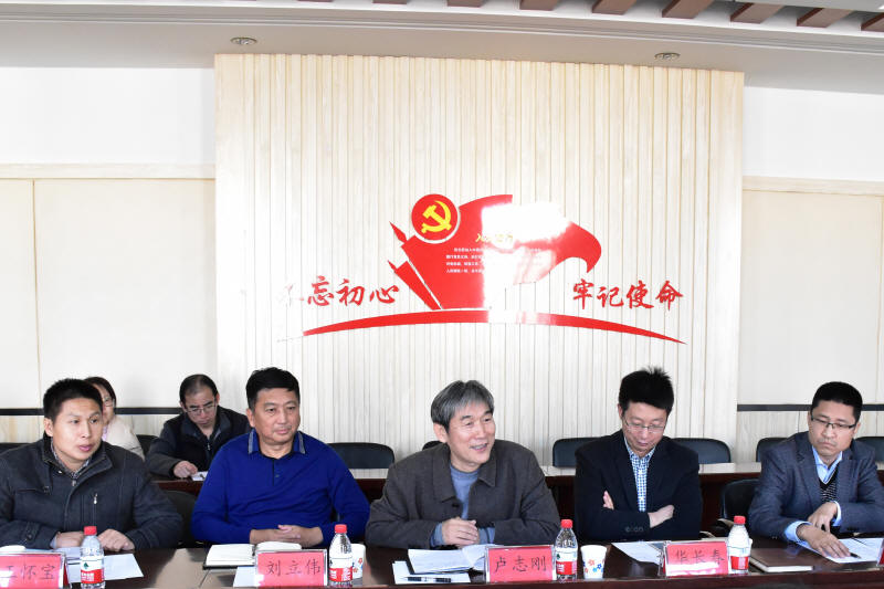 卢志刚院长与来访企业进行交流